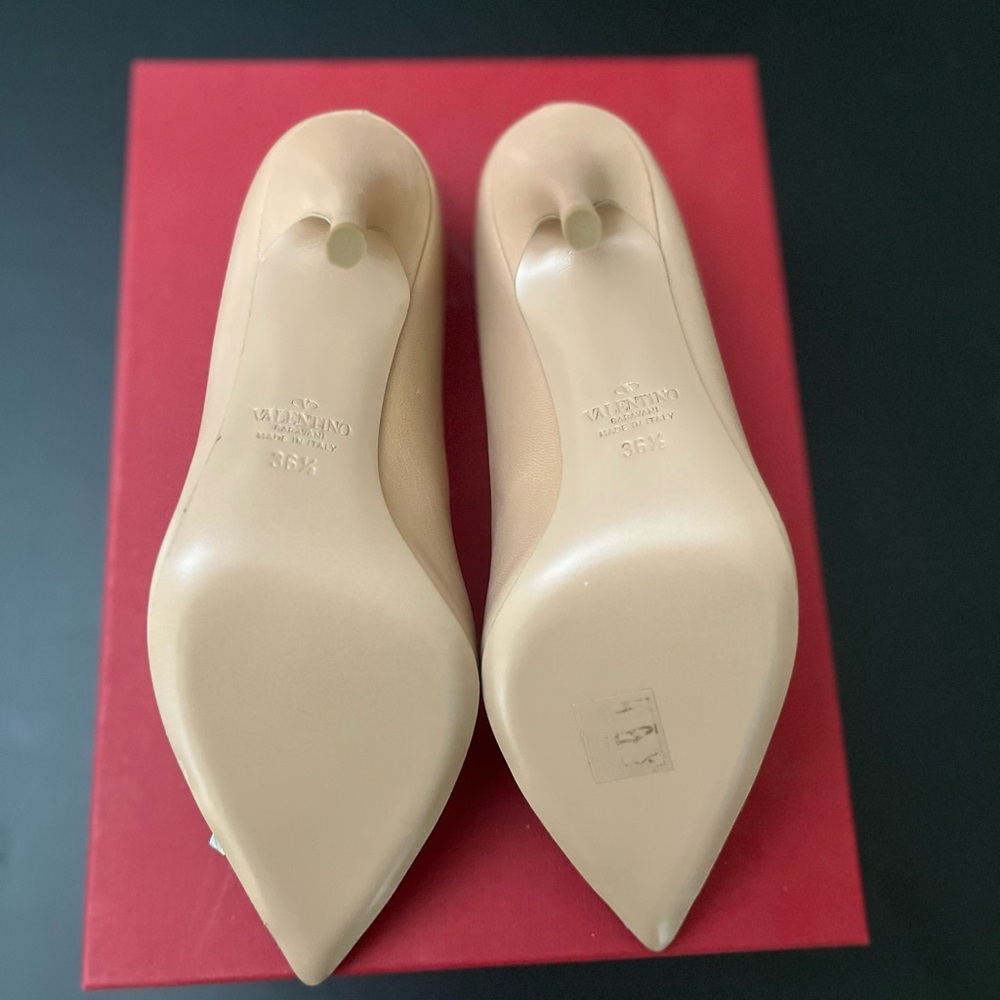 Valentino Garavani Alcove Heel - Picture 5 of 10